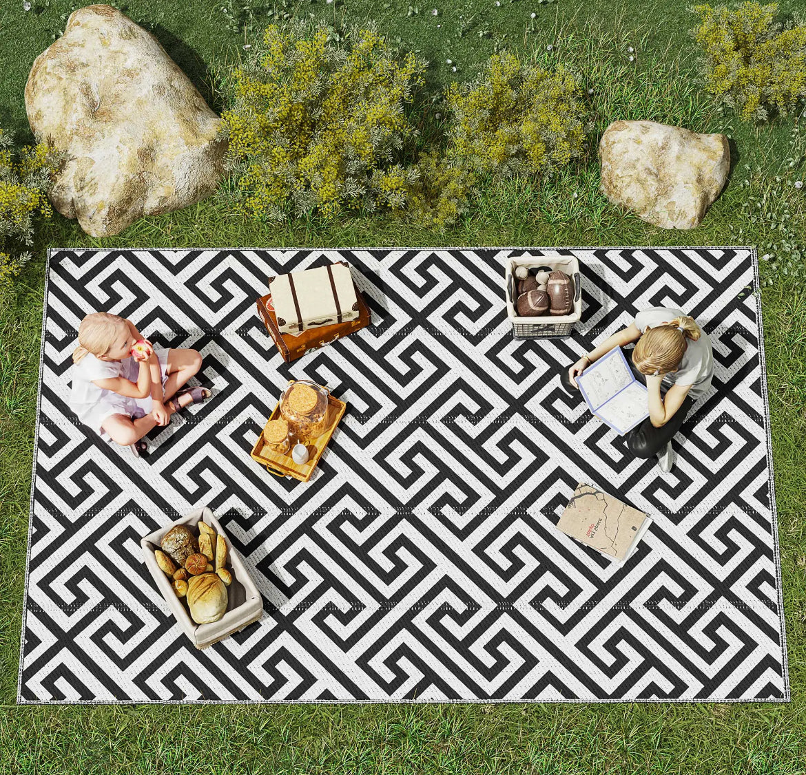 Outdoor rug - black & white