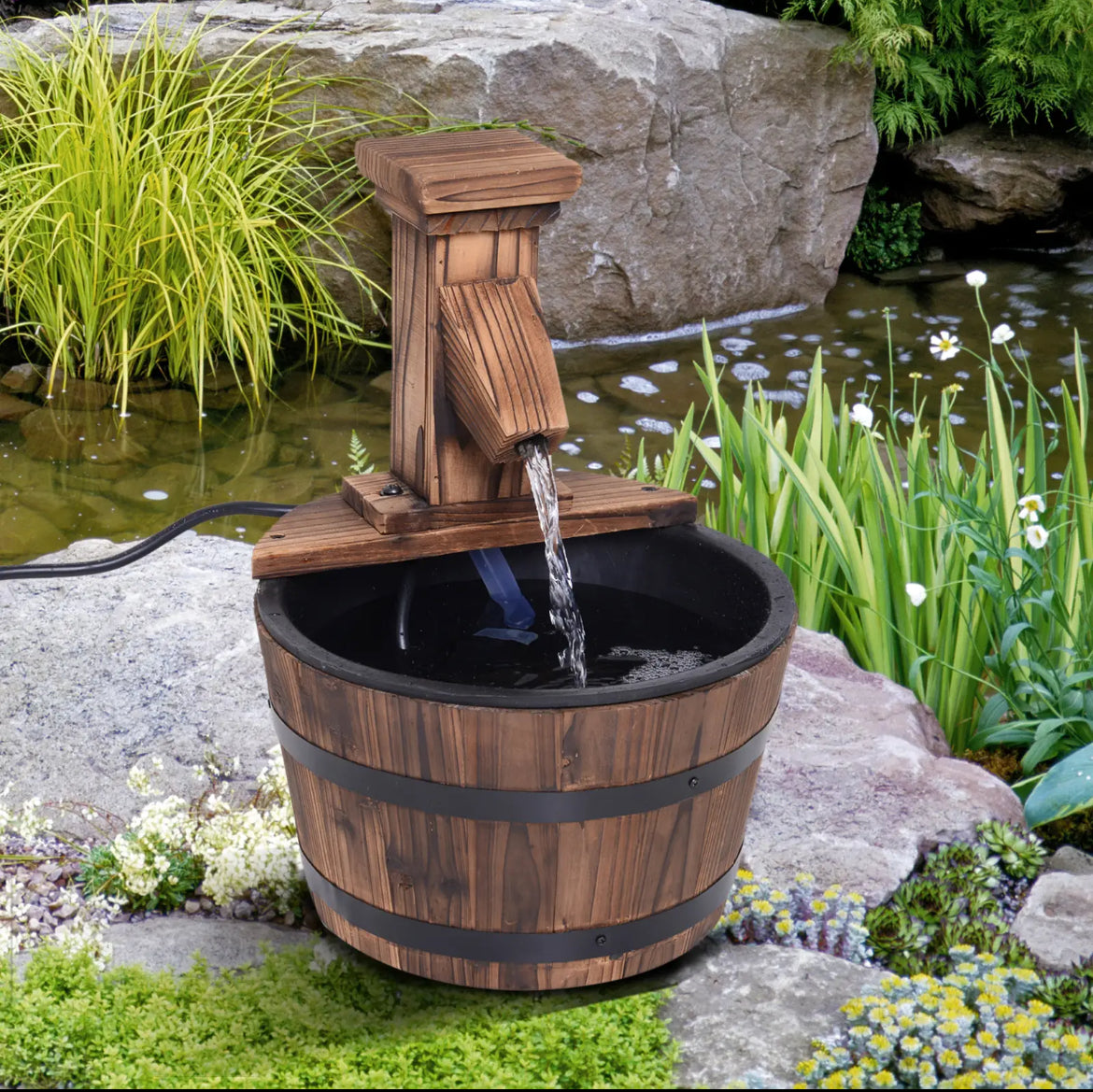 Wood barrel water fountain