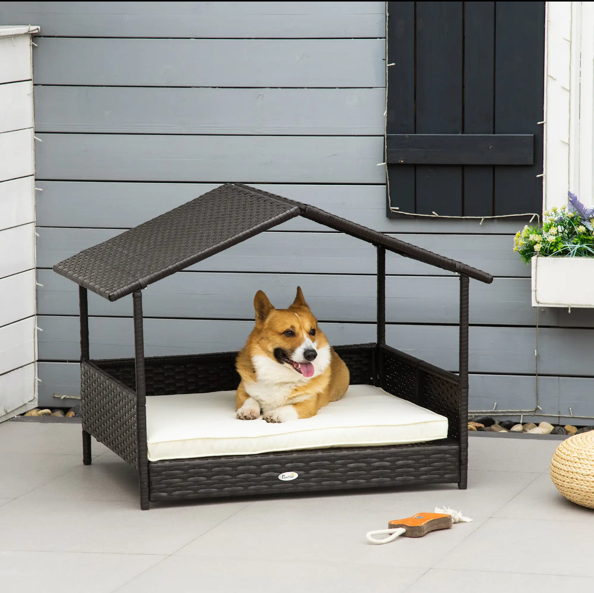 Pawhut rattan dog house