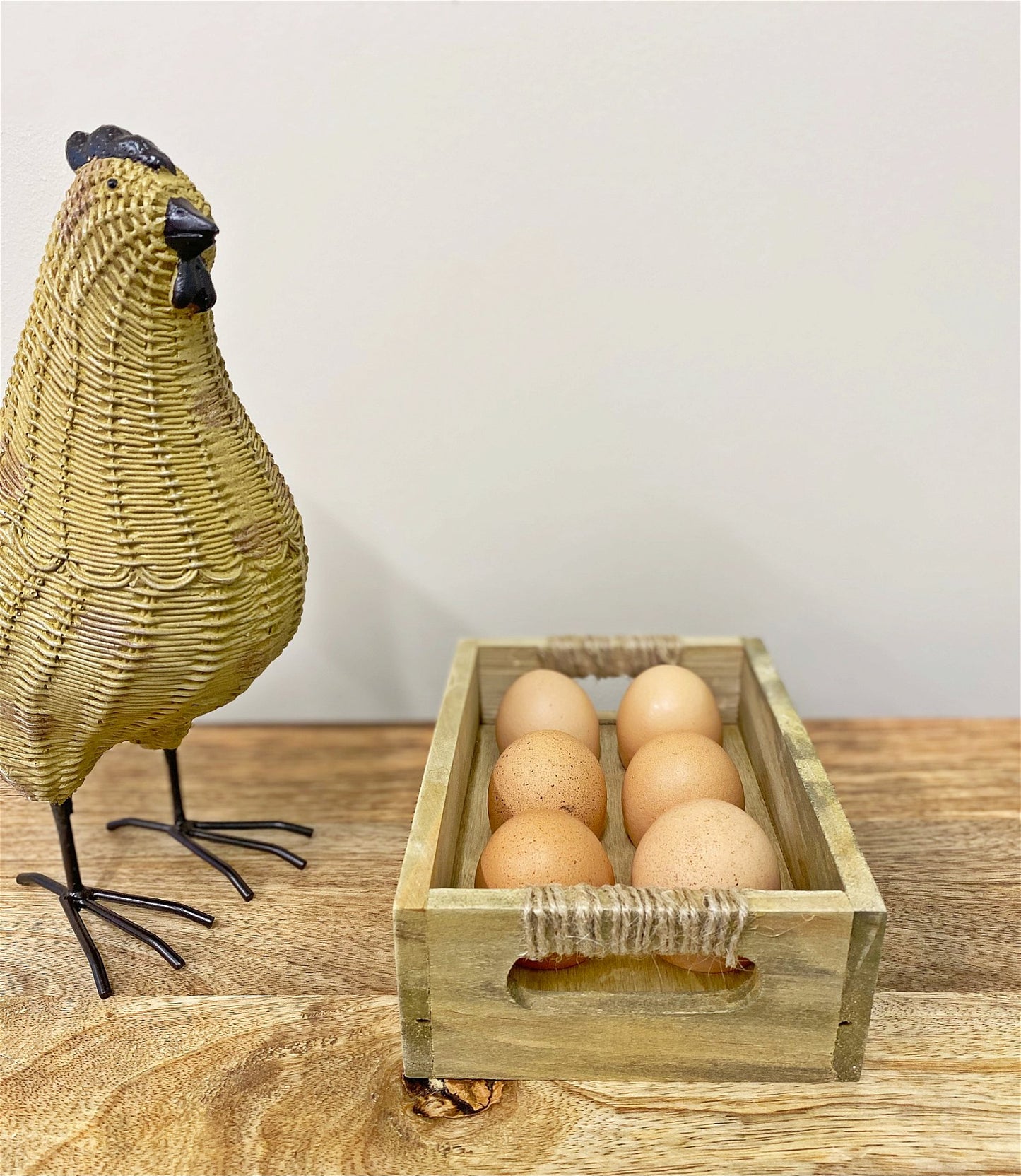 Wooden String Handle Egg Crate 19cm