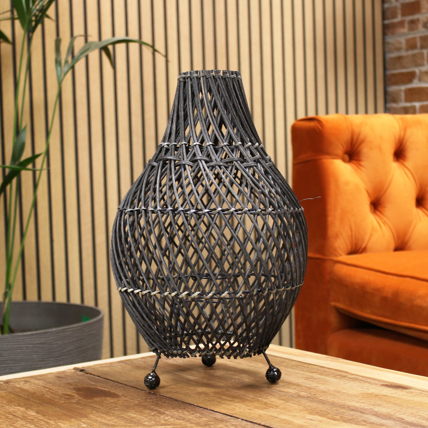 Rattan table lamp